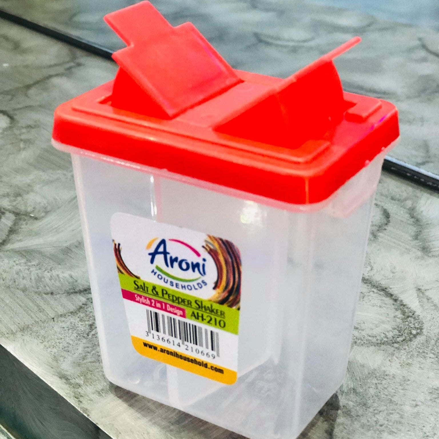 Aroni Salt and Pepper Shaker – 2 in 1 Spice Bottle