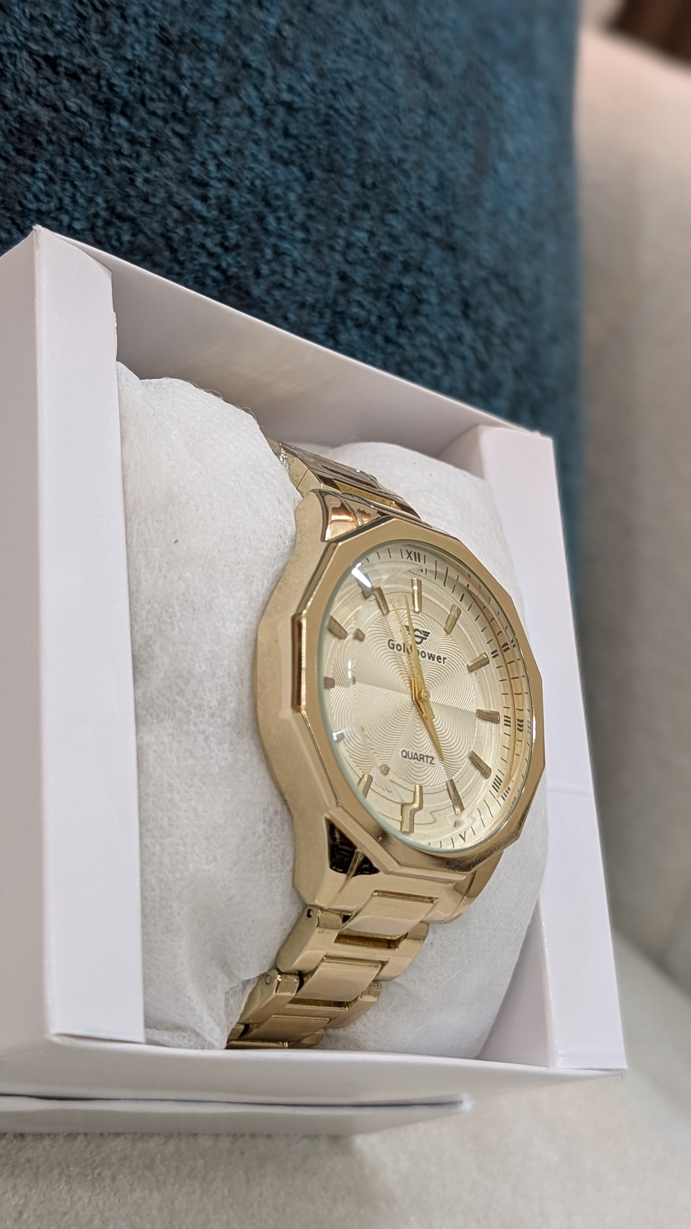 Luxe Chrono Gold Watch Timeless Luxury