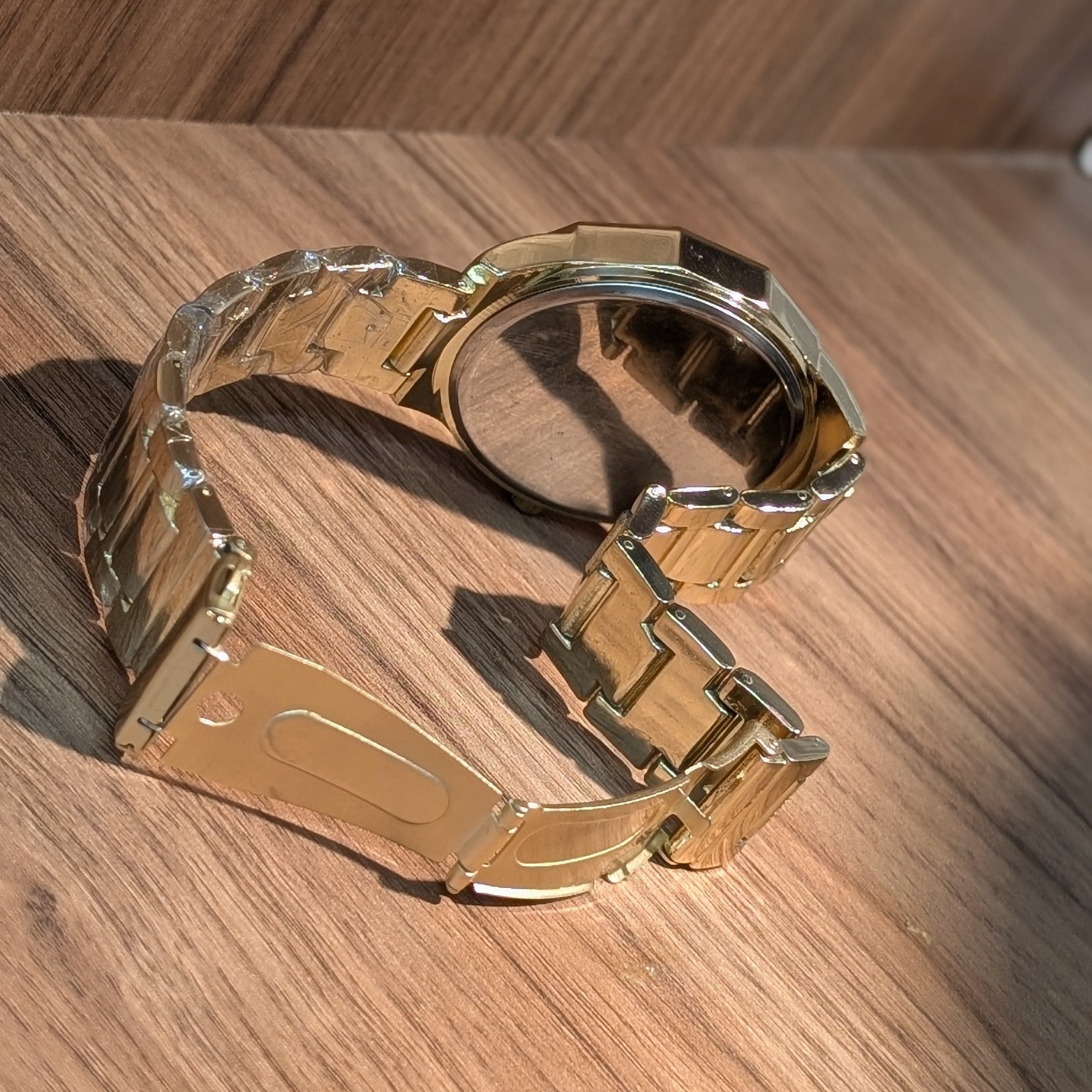 Luxe Chrono Gold Watch Timeless Luxury