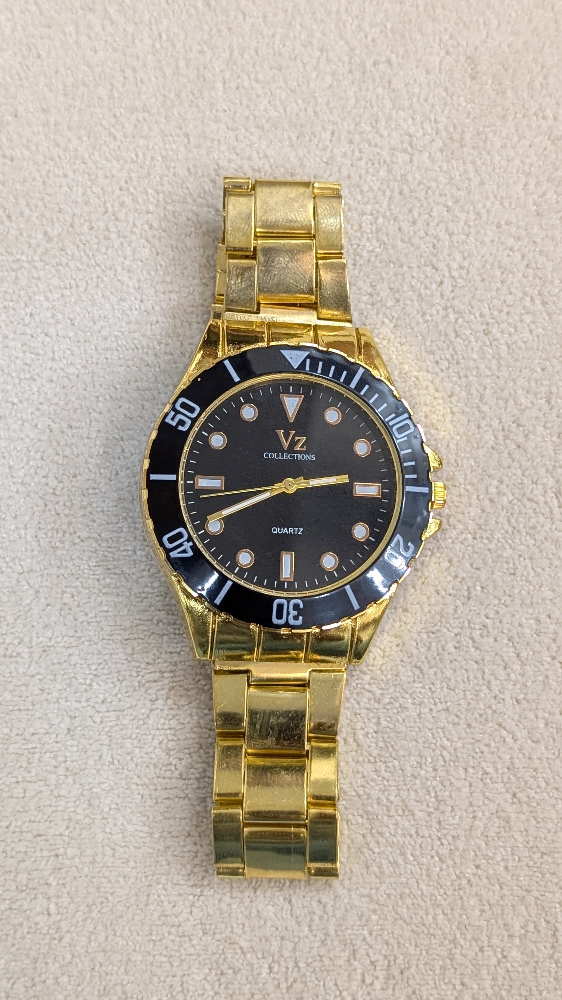 VZ Aurelia Golden Round Black Man Watch