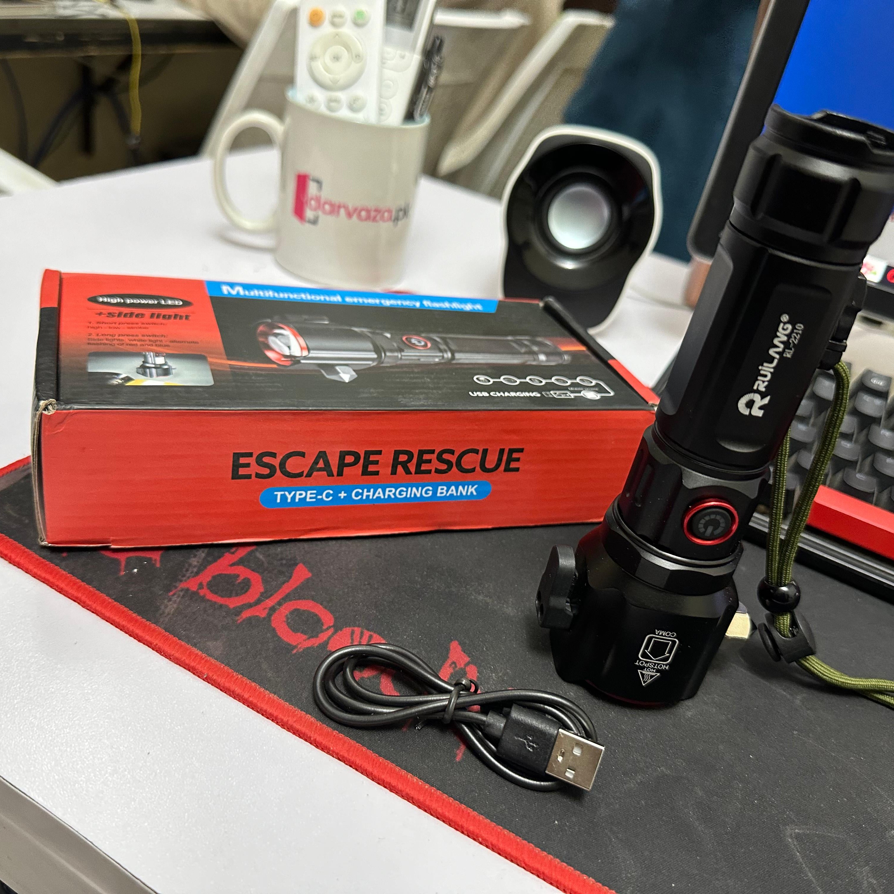 Super Bright Metal FlashLight Torch with adjustable focus Hammer and Mobile Power Bank