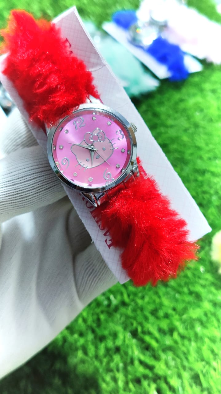 Beautiful Hello Kitty Cartoon Cat Round Shaped Clock Dial Analog Wristwatch For Kids and Women