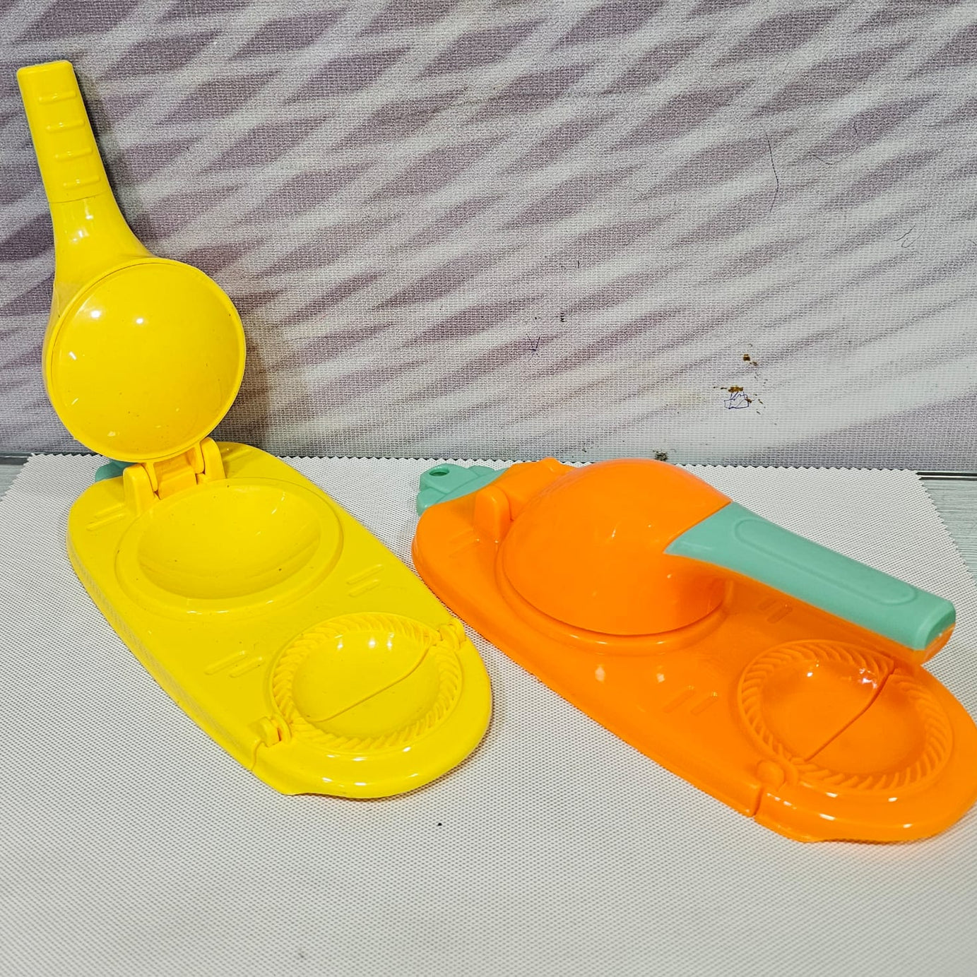 Portable 2 in 1 Samosa and Dumpling Maker for Kids Adult Use