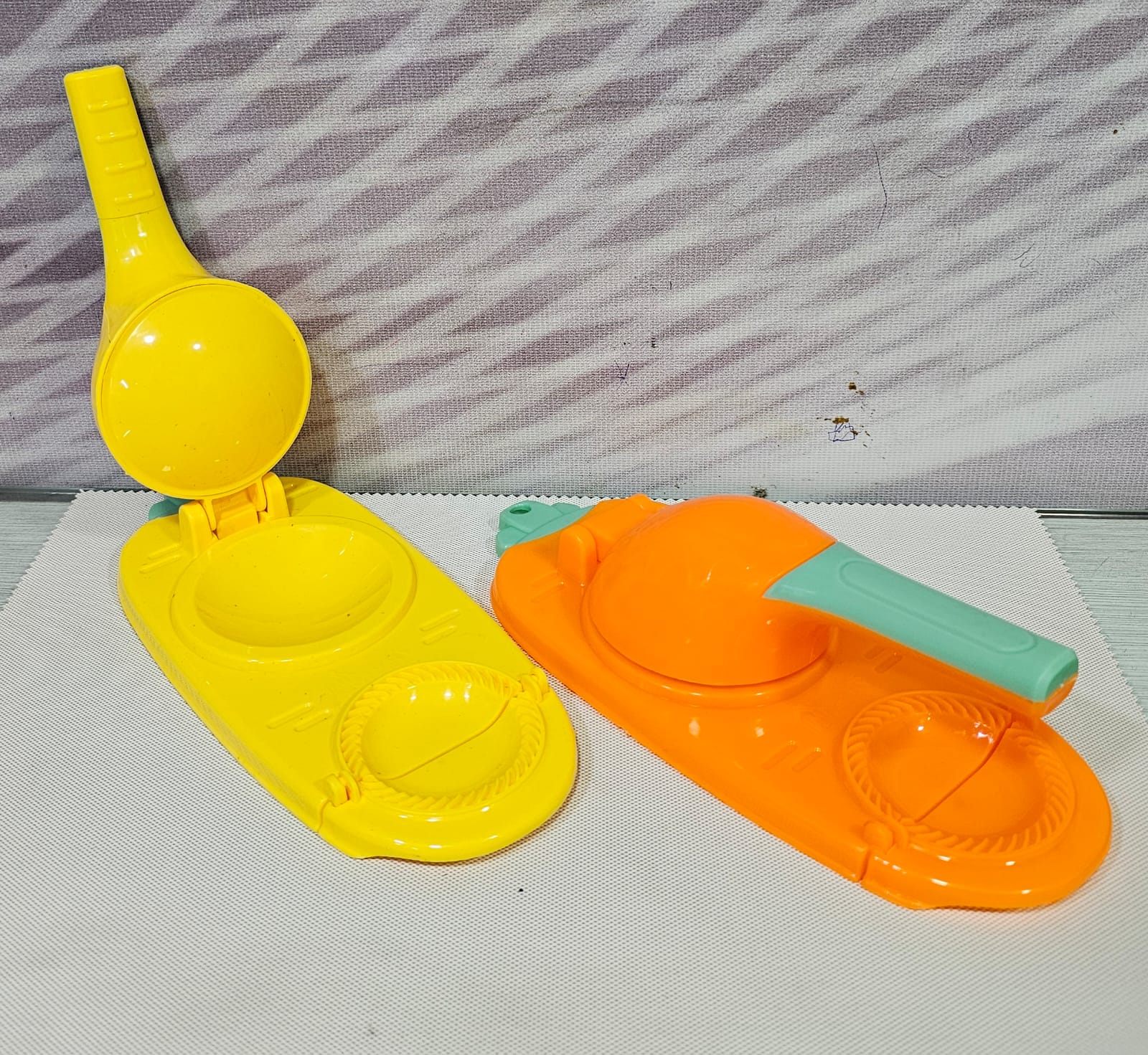 Portable 2 in 1 Samosa and Dumpling Maker for Kids Adult Use