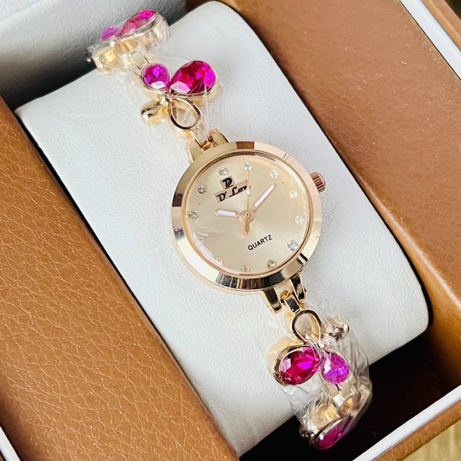 Women’s Flower Bracelet Quartz Watch (Random Color Combo)