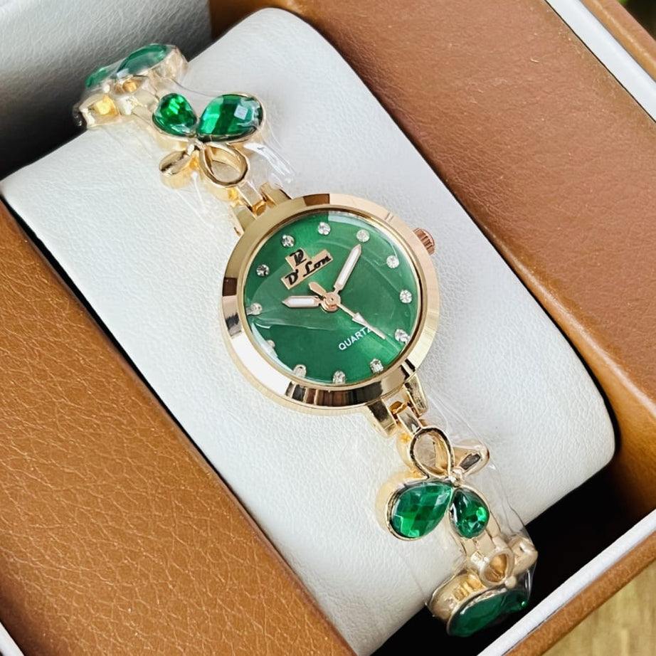 Women’s Flower Bracelet Quartz Watch (Random Color Combo)