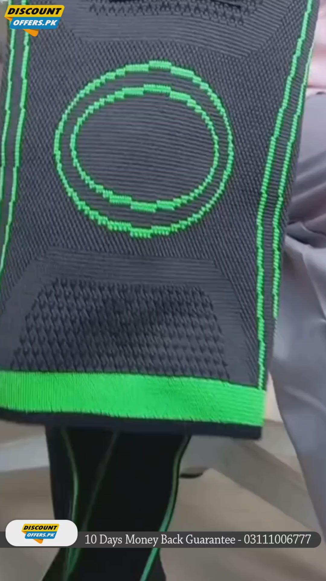 Professional Knee Support Breathable Bandage and Sports Cross Knee Pad with Belt Pressurization